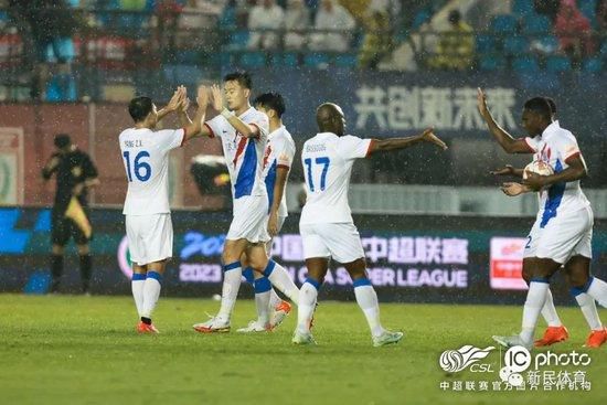 骨科h啪肉1v2文l