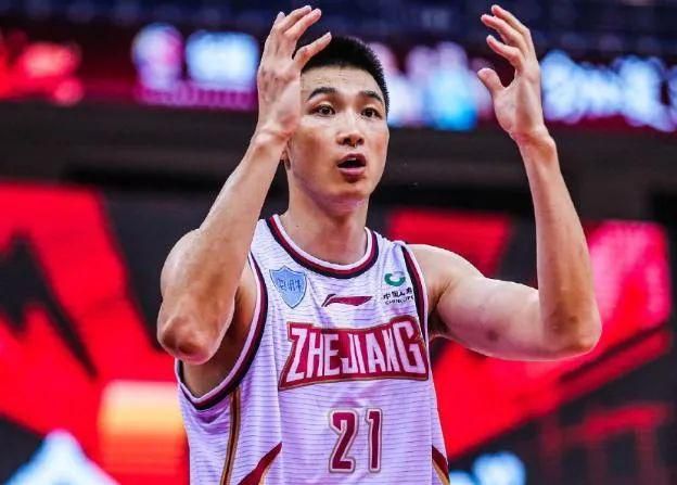 健身教练和埃洛罗演员