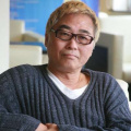 女大学生出差
